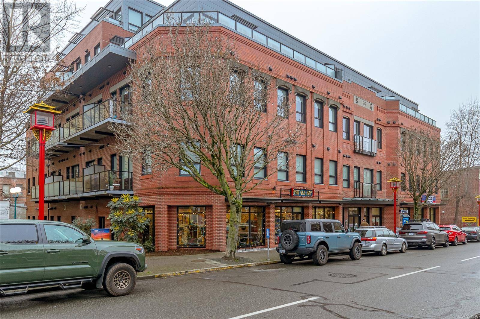 Victoria, BC V8W1N5,595 Pandora AVE #316