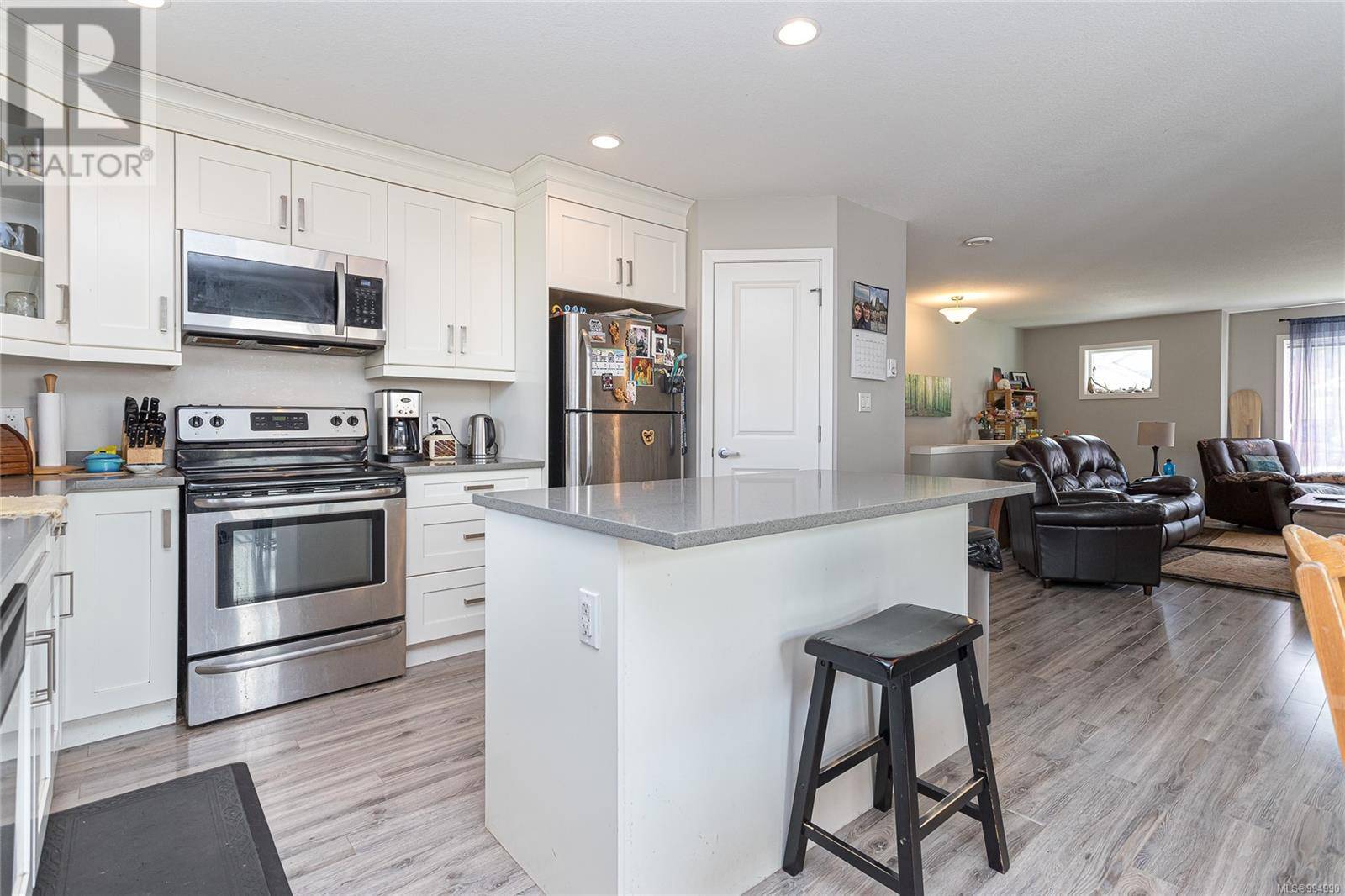 Nanaimo, BC V9R0H5,514 Marisa St