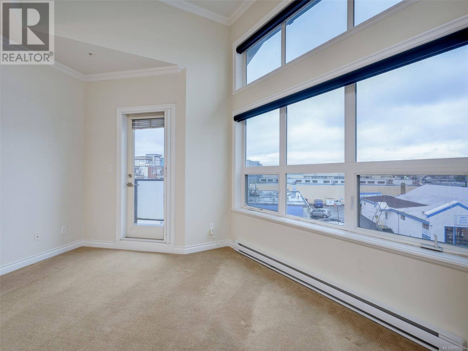 Sidney, BC V8L2Y9,9751 Fourth ST #304