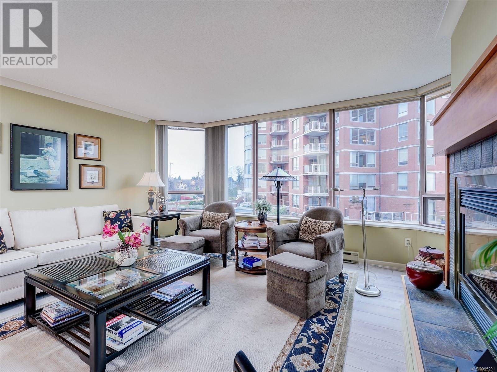 Victoria, BC V8V4Y1,636 Montreal ST #401