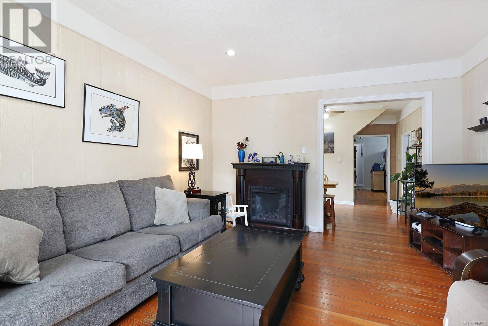 Cumberland, BC V0R1S0,2612 Penrith Ave