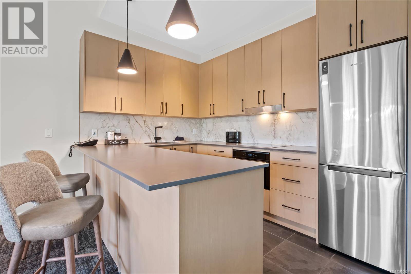 Ucluelet, BC V9R3A0,596 Marine DR #402