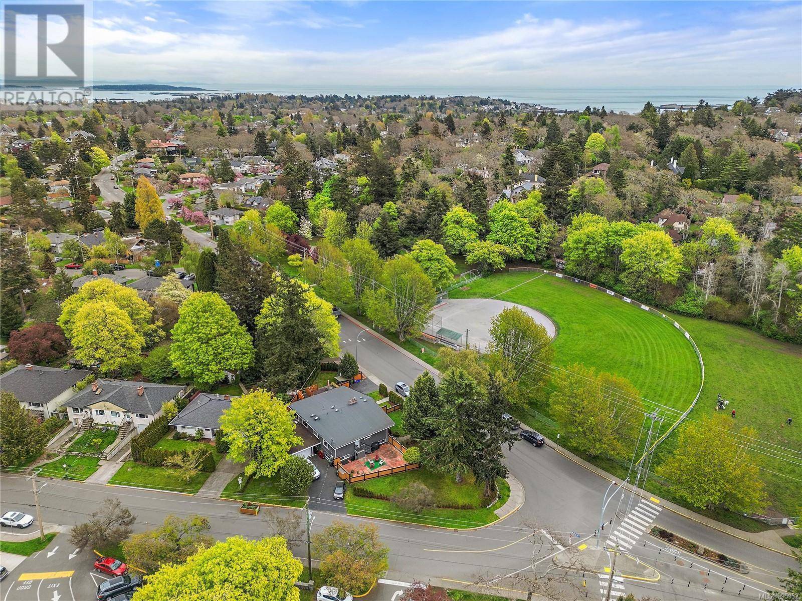 Victoria, BC V8S1S1,1804 Richardson St