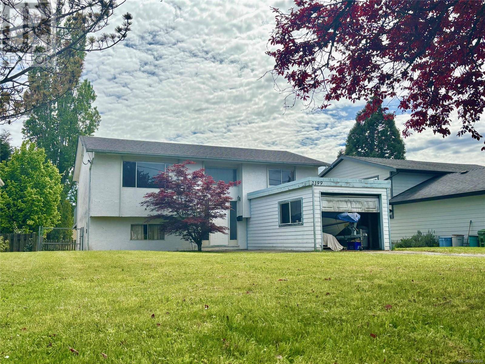 Sidney, BC V8L2C8,2199 BRADFORD Ave