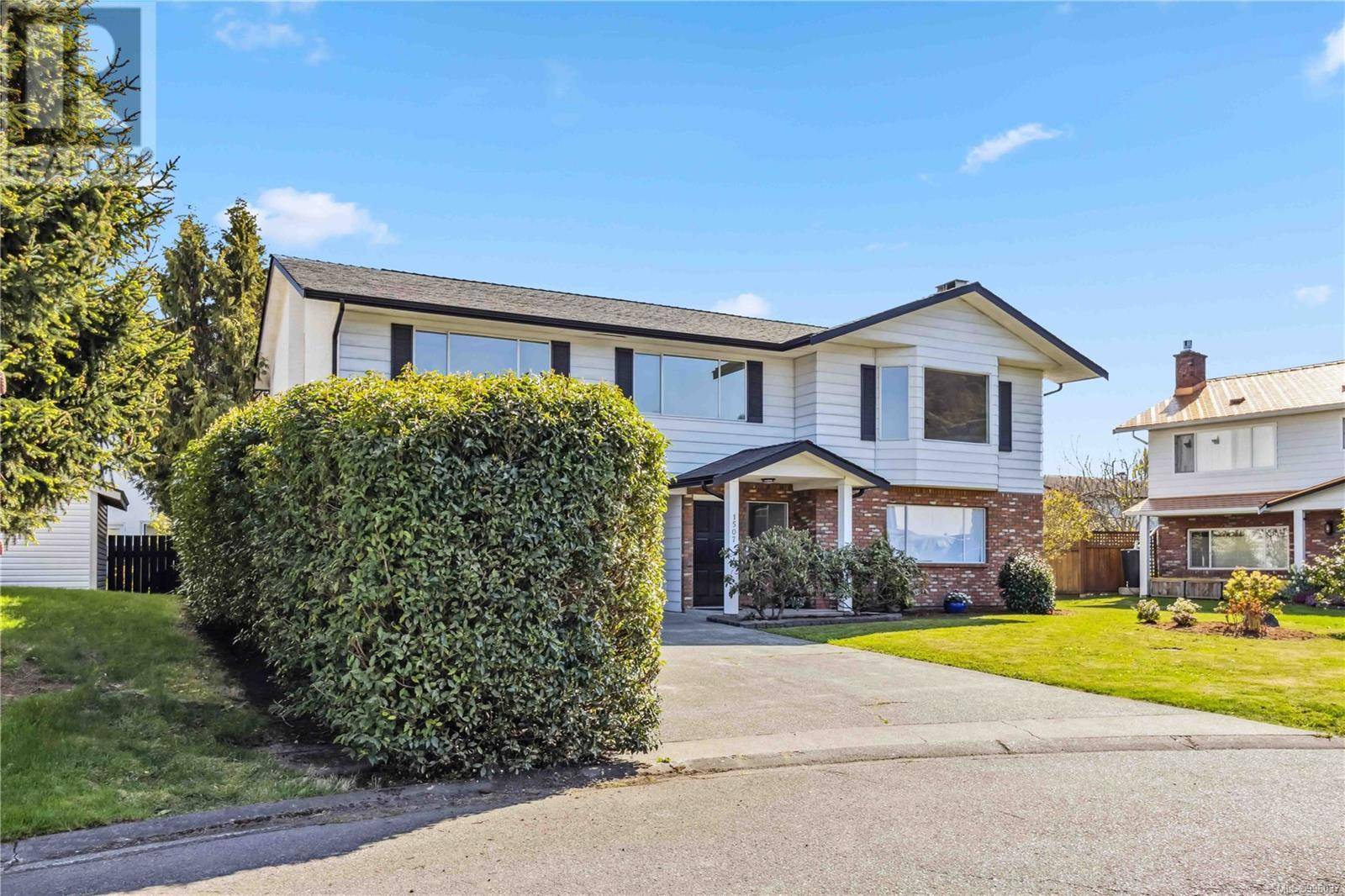 Saanich, BC V8N5N8,1507 Robinwood Pl