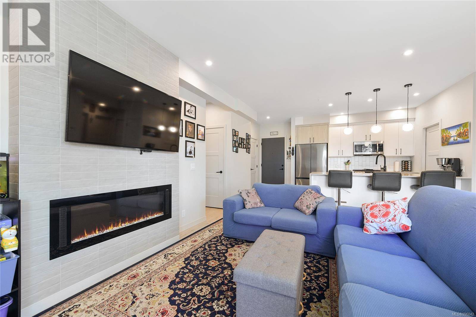 Langford, BC V9B7A1,958 Pharoah Mews #401