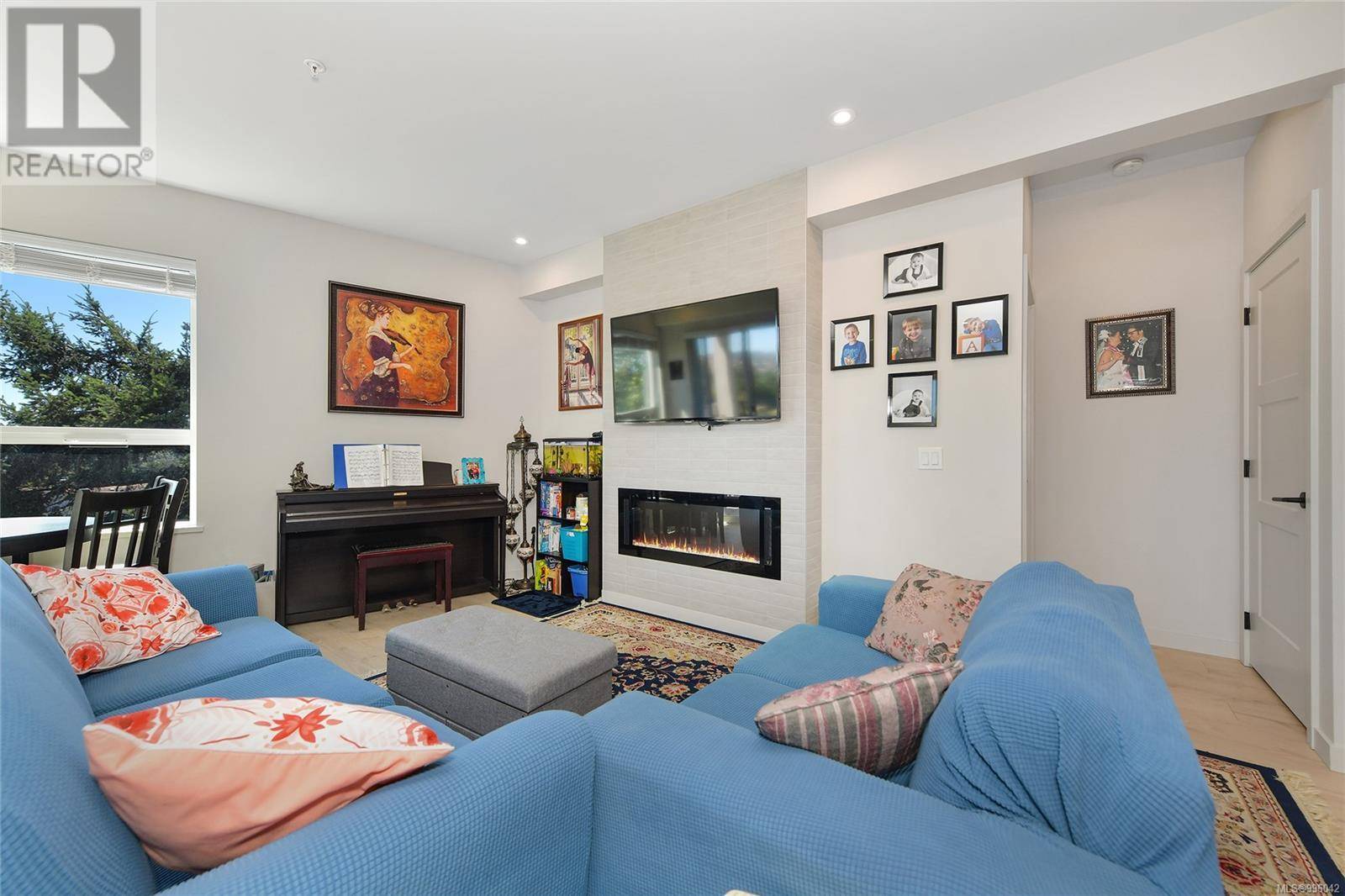 Langford, BC V9B7A1,958 Pharoah Mews #401