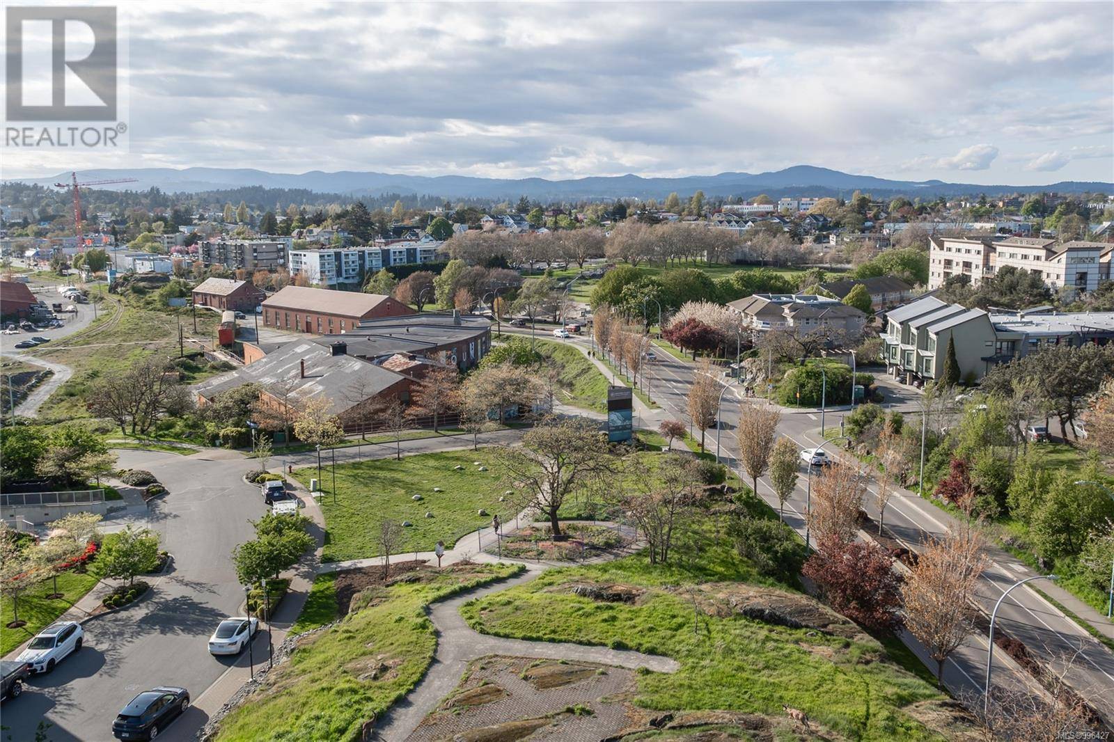 Victoria, BC V9A0E7,83 Saghalie RD #905