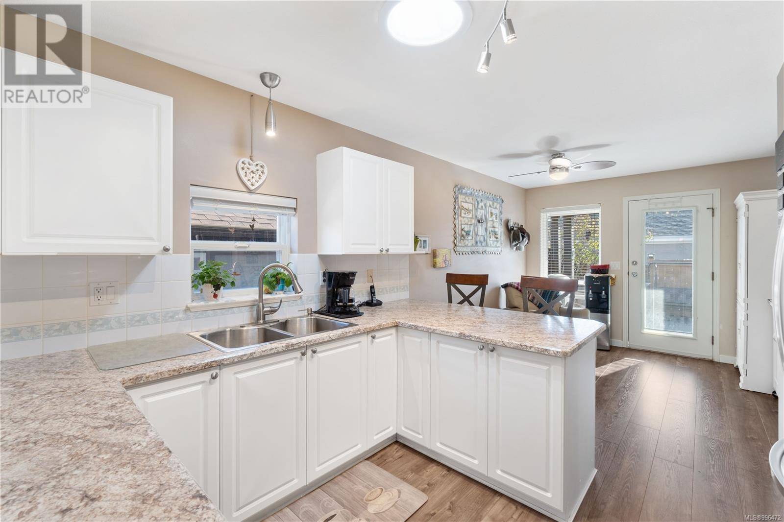 Parksville, BC V9P2T7,586 Hampstead St
