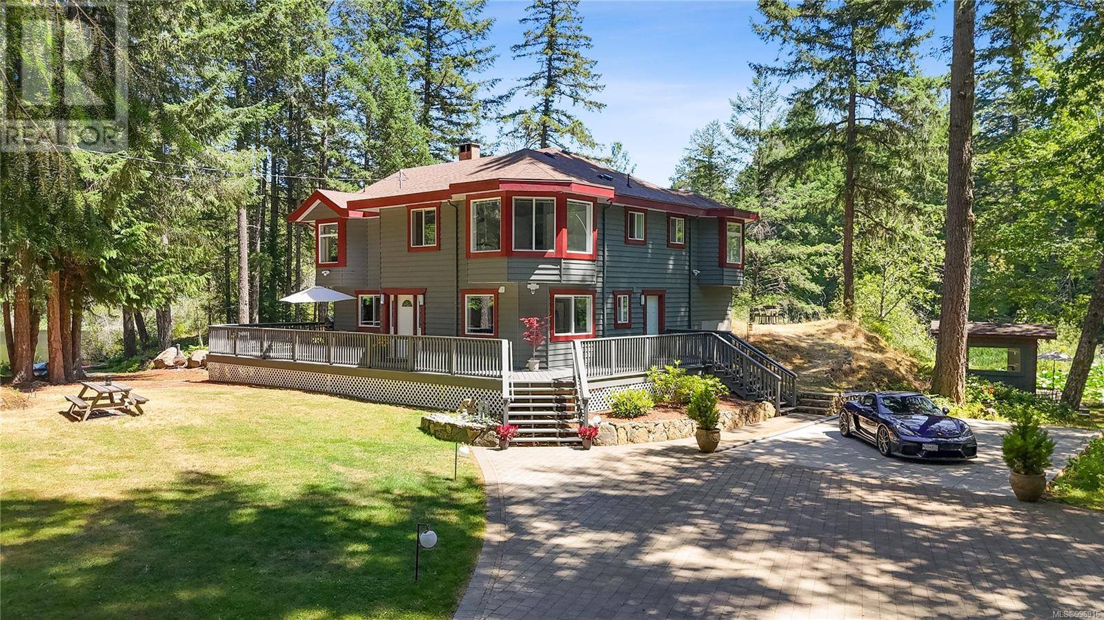 Highlands, BC V9E1C8,3380 Woodridge Pl