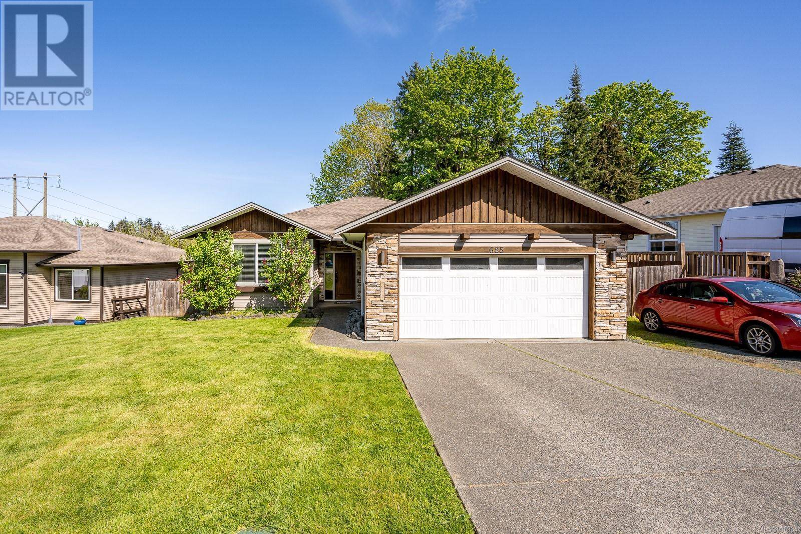 Campbell River, BC V9W0B3,685 Park Forest Dr