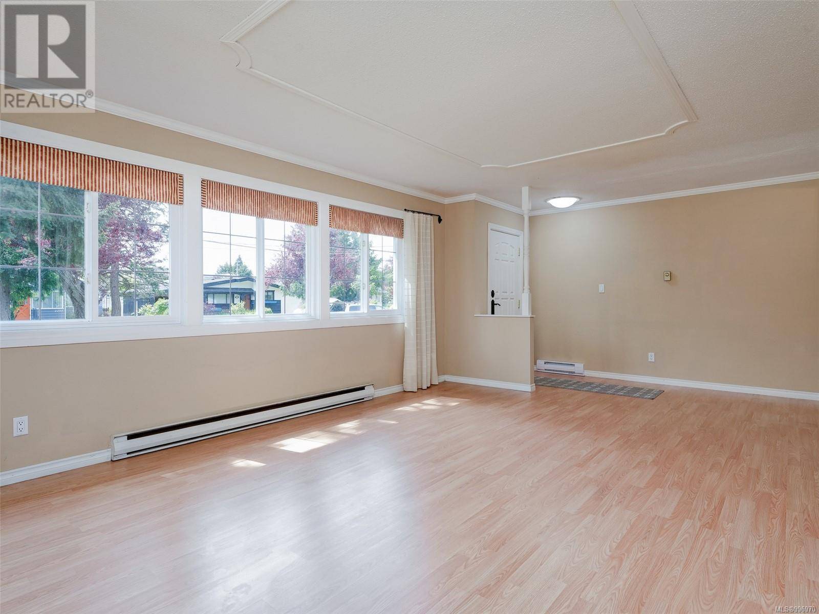 Sidney, BC V8L2E1,2294 Bradford Ave
