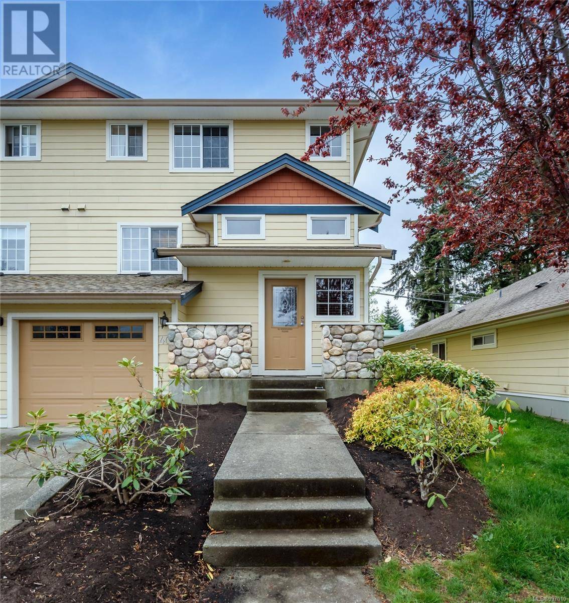 Courtenay, BC V9N4A4,2728 1st ST #40