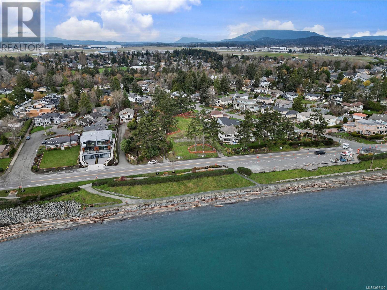 Sidney, BC V8L1N7,9376 Lochside Dr