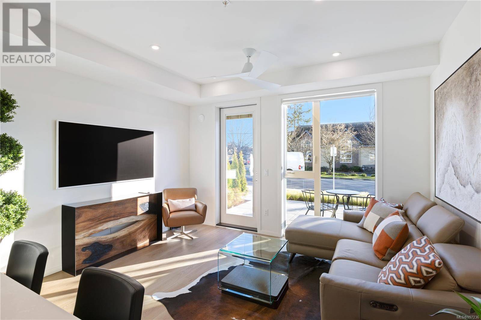 Sidney, BC V8L1V5,2374 Oakville AVE #205