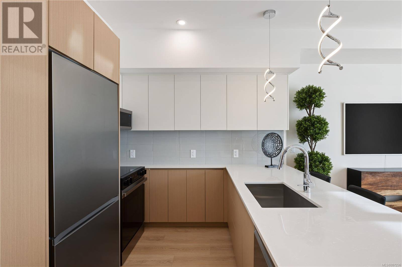 Sidney, BC V8L1V5,2374 Oakville AVE #205