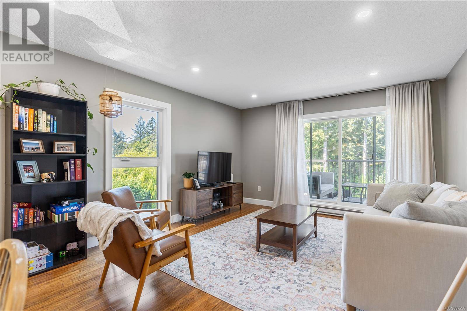 Saanich, BC V8X1K2,4030 Quadra ST #405