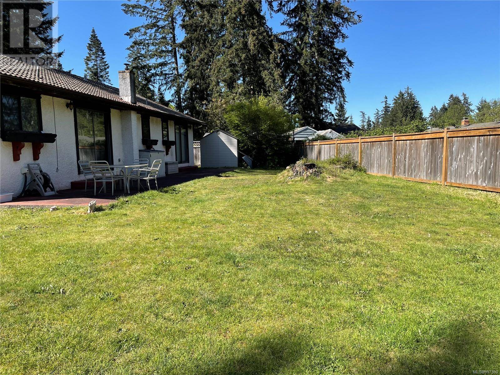 Black Creek, BC V9J1A6,8834 Henderson Ave