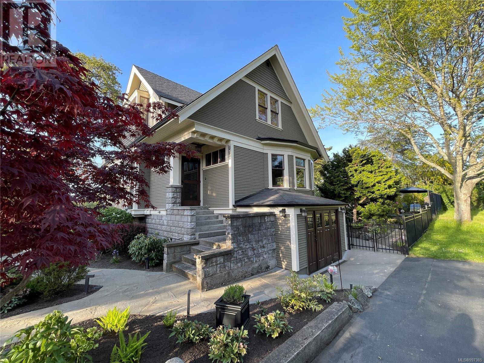 Oak Bay, BC V8S2T8,773 Island Rd