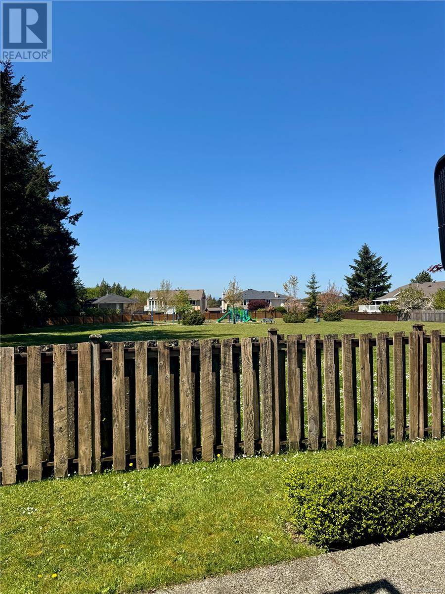 Nanaimo, BC V9T5Z8,5287 Crestview Dr