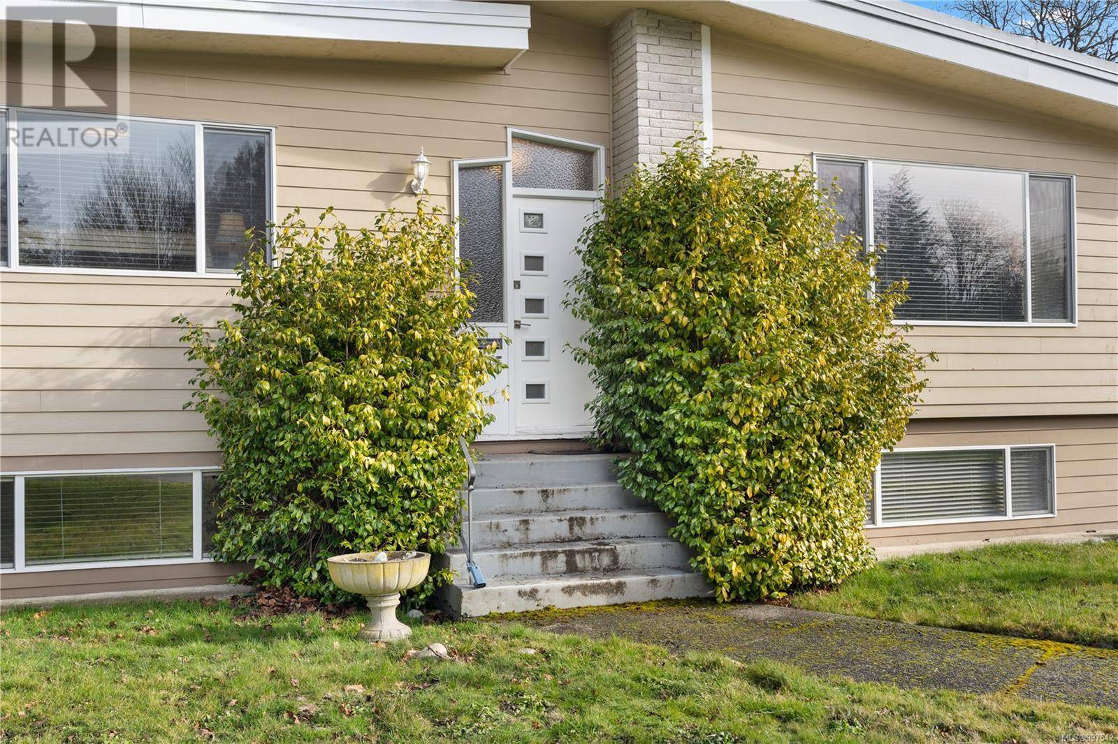 Oak Bay, BC V8P4Z2,3545 Cardiff Pl