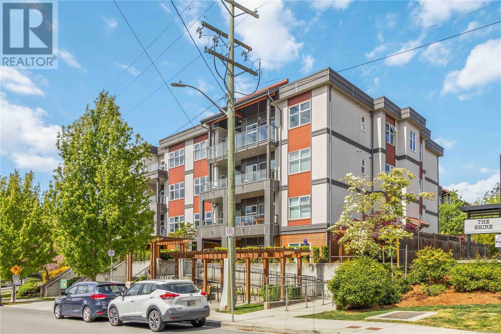 Saanich, BC V8X2S1,1000 Inverness RD #209