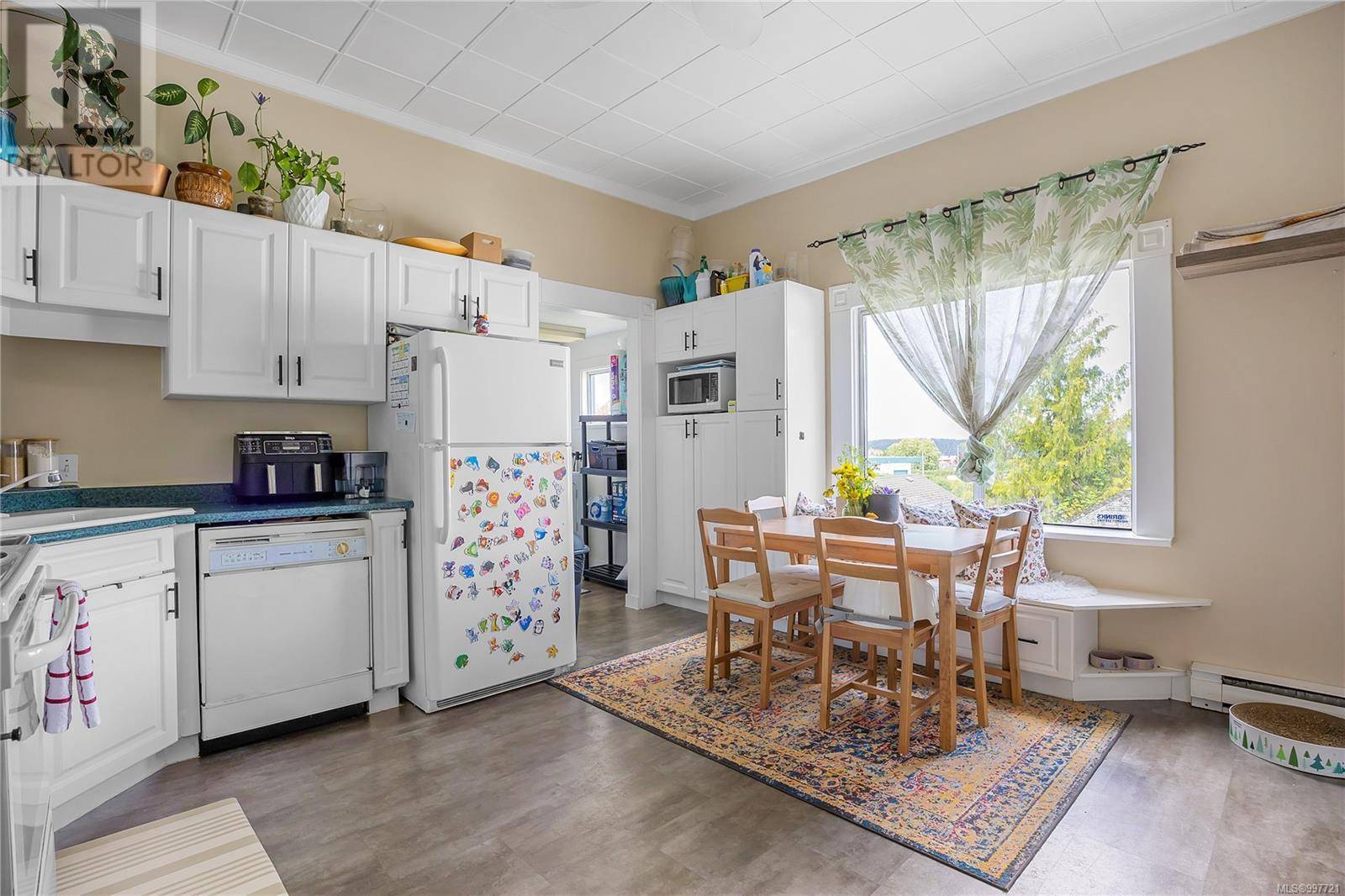 Nanaimo, BC V9R2J7,540 Kennedy St