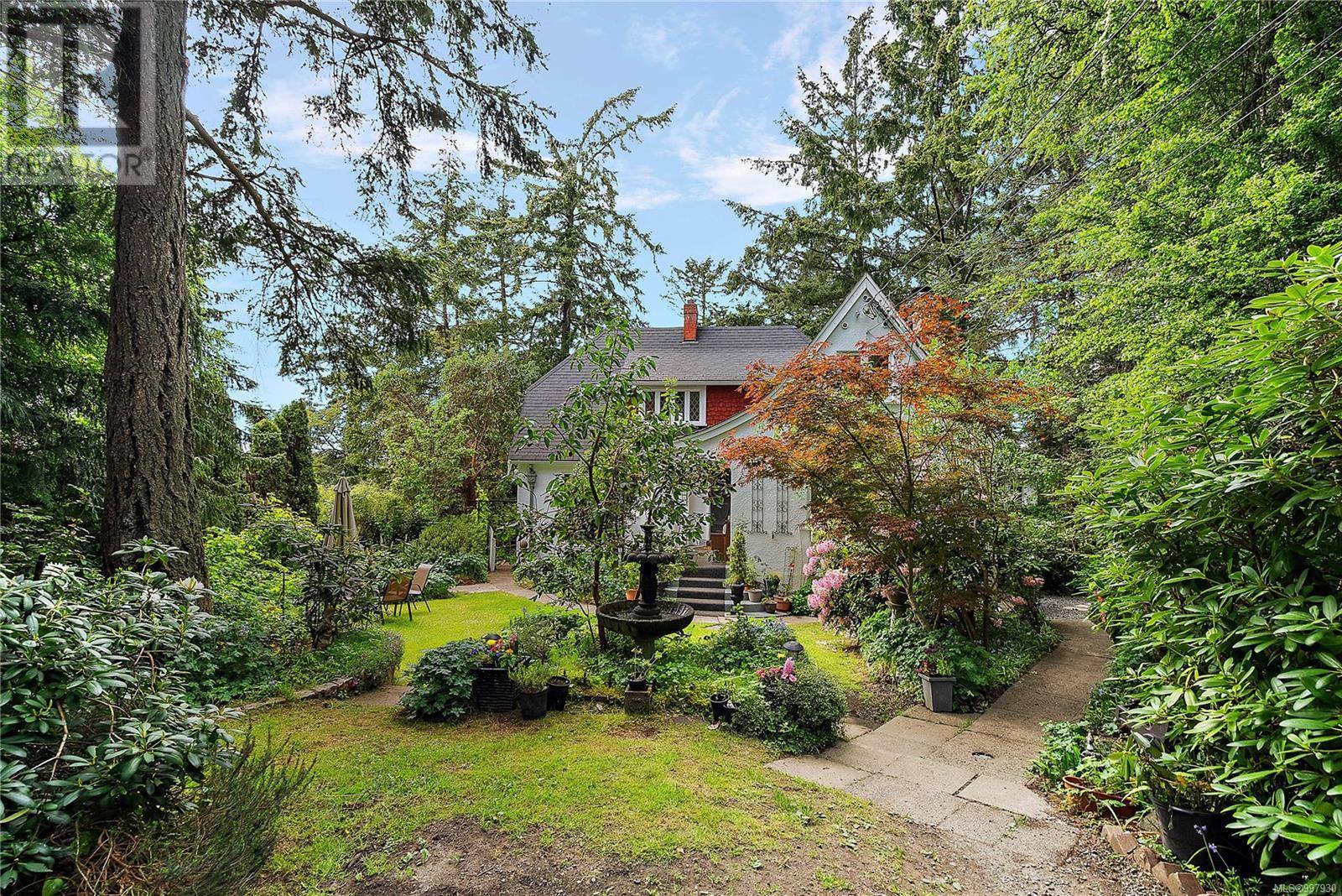 Saanich, BC V9A2R8,3062 Admirals Rd