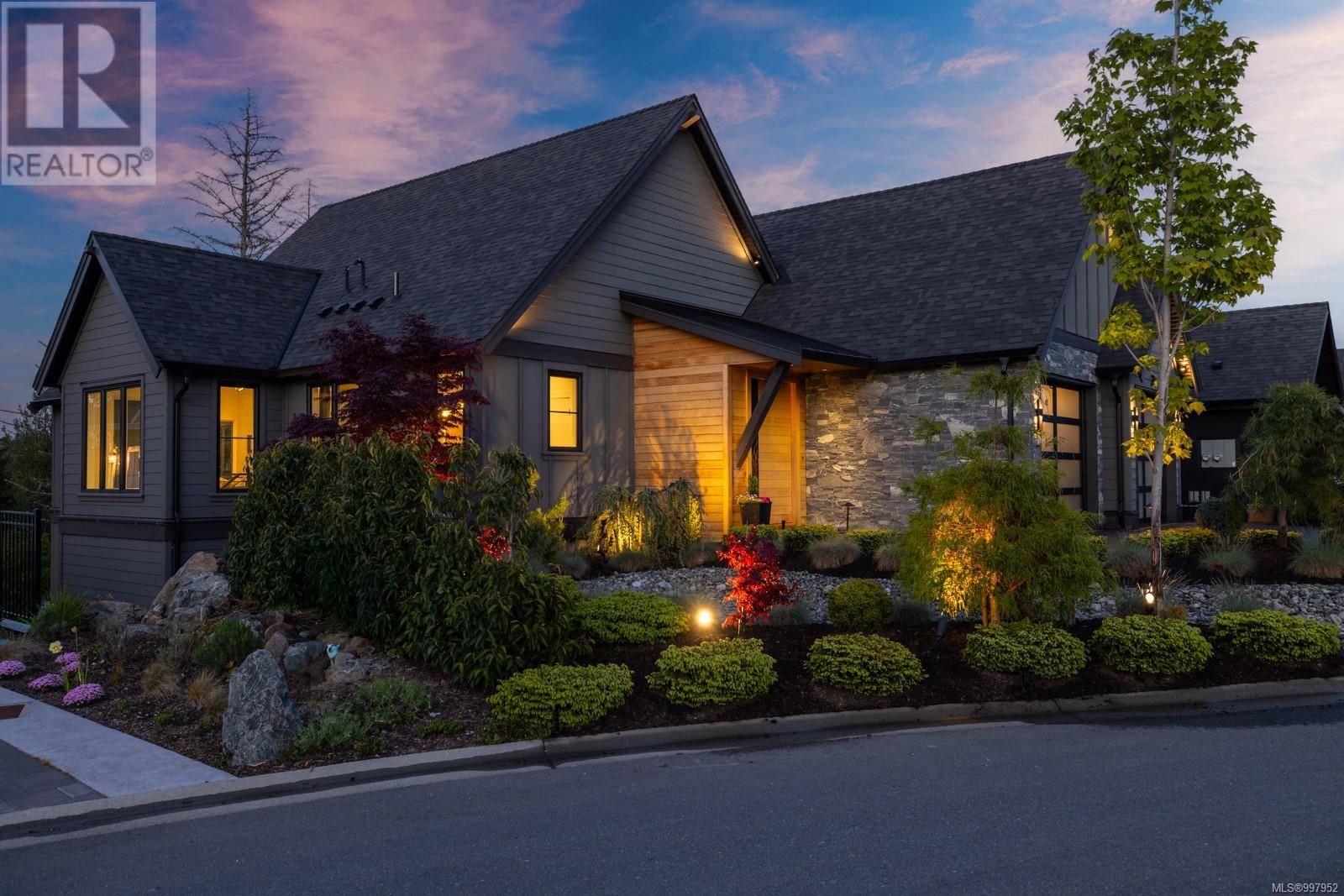Langford, BC V9B0T4,2046 Pinehurst Terr
