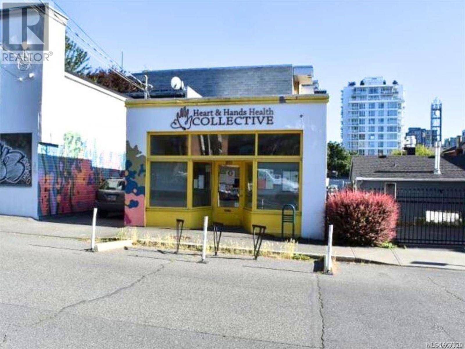 Victoria, BC V8W1R2,851 Cormorant St