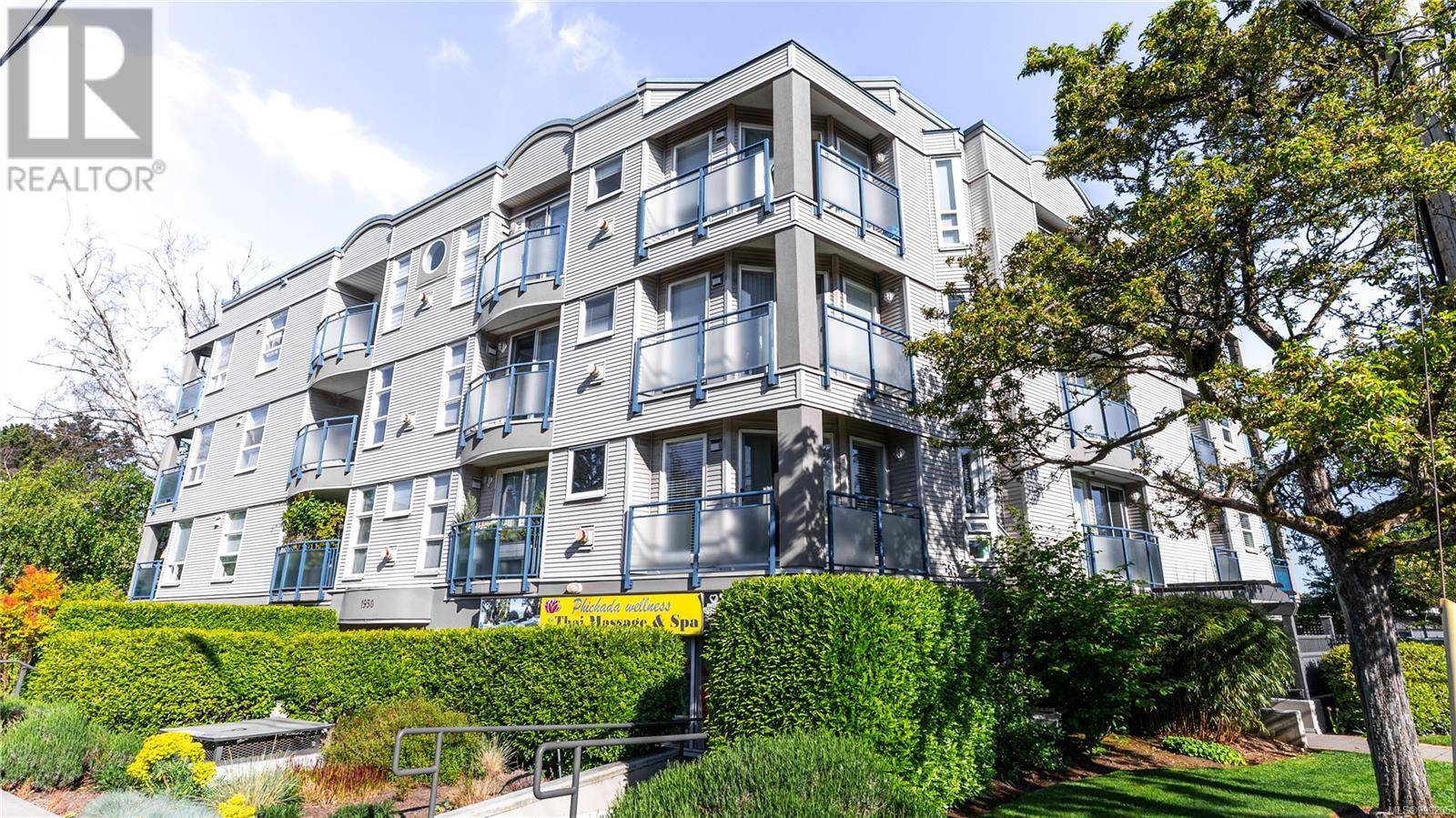 Victoria, BC V8R1K3,2310 Trent ST #405