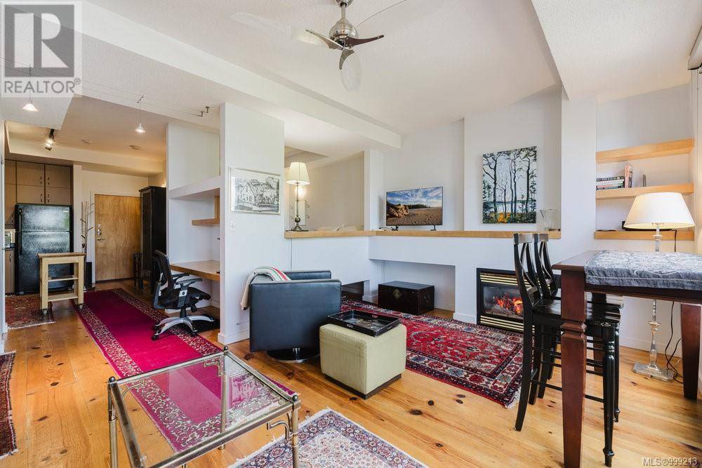 Victoria, BC V8W1S2,409 Swift ST #105
