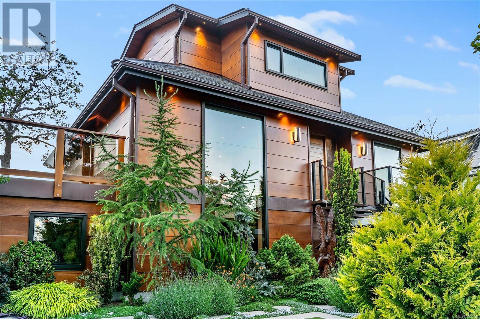 Oak Bay, BC V8S4T9,626 Monterey Ave