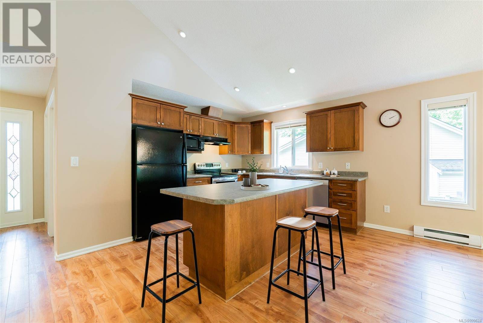 Nanaimo, BC V9V1H2,3309 Willowmere Cres