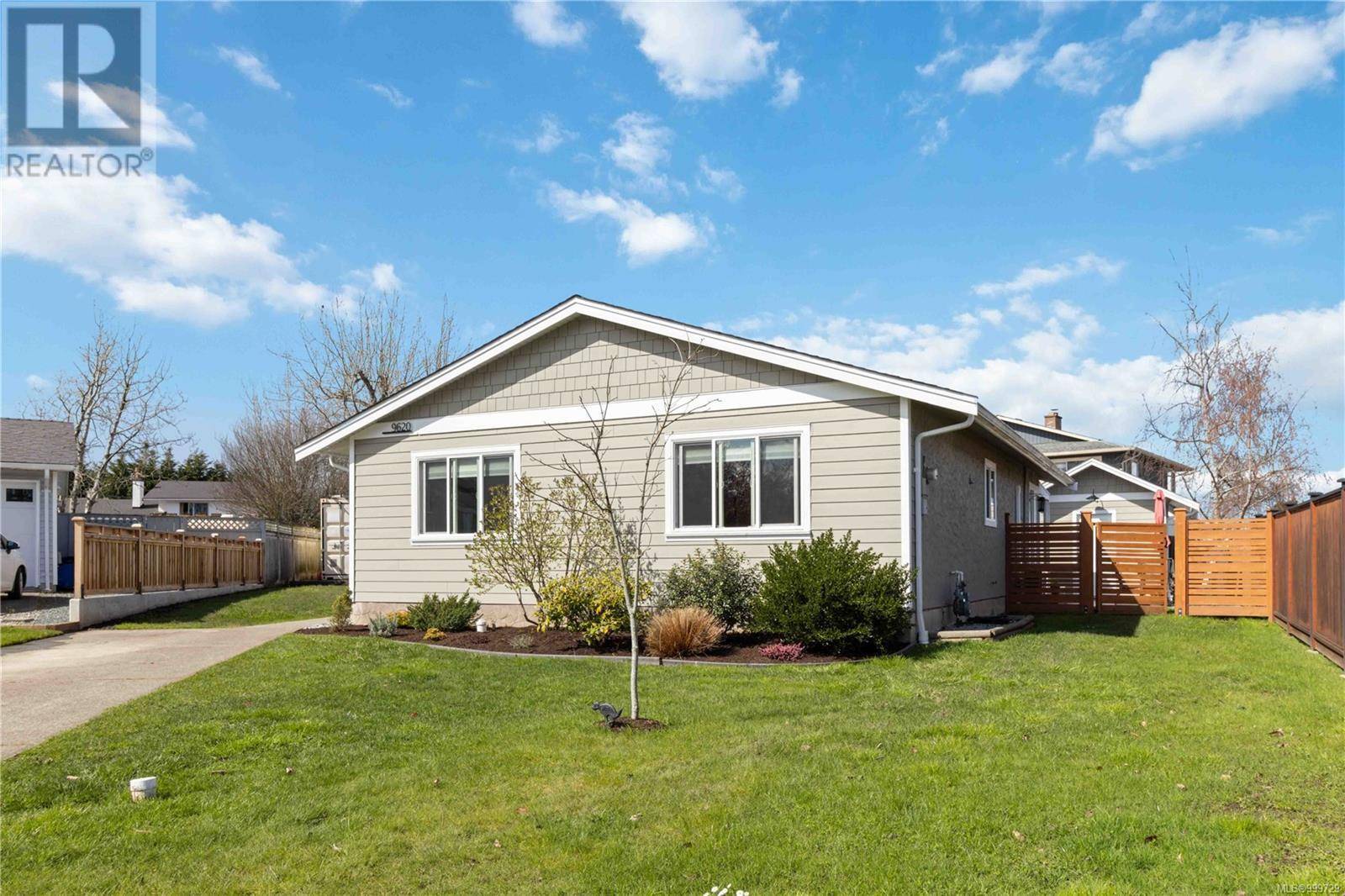 Sidney, BC V8L4W9,9620 Barnes Pl