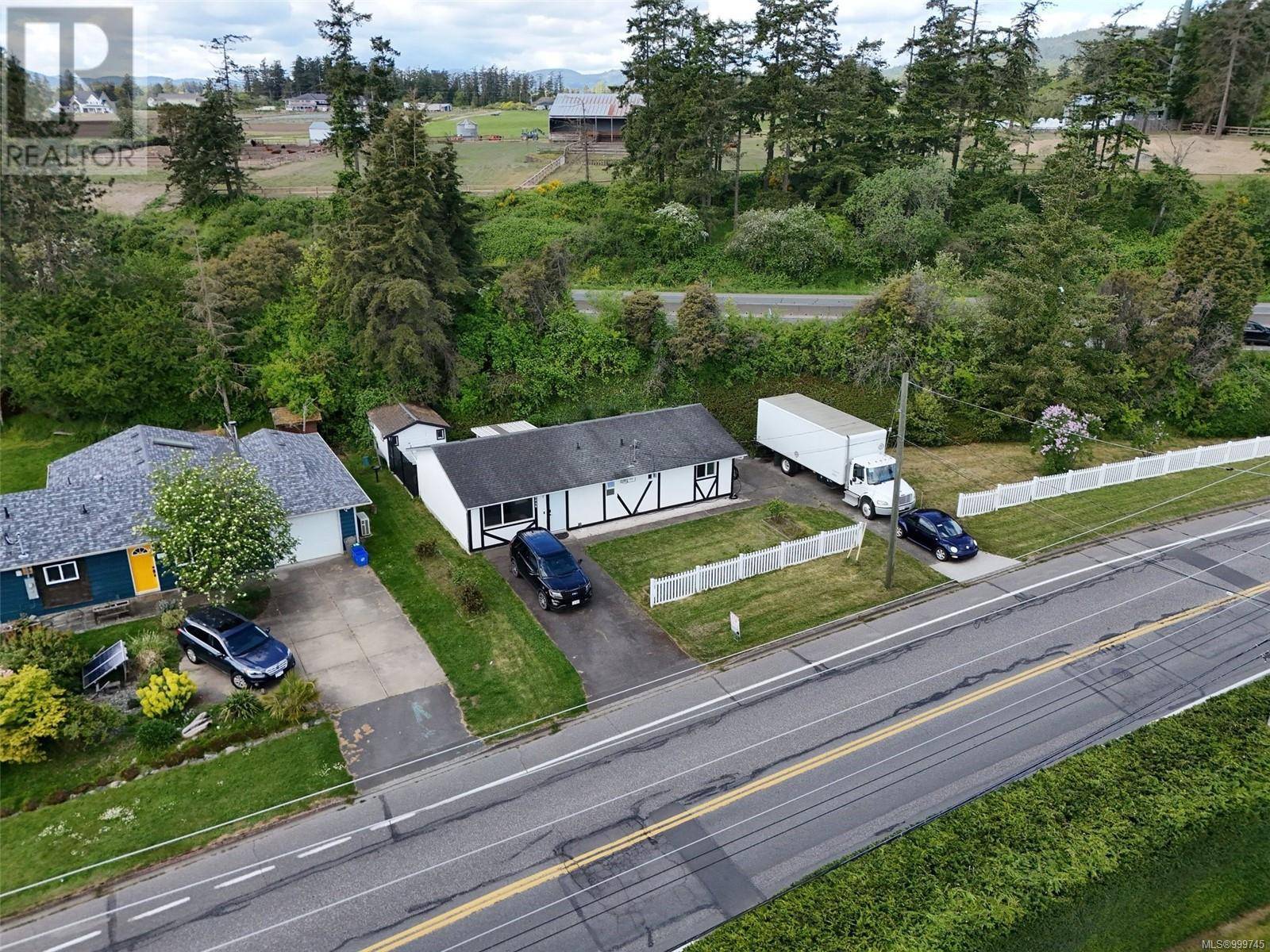 Central Saanich, BC V8M1V5,8046 Lochside