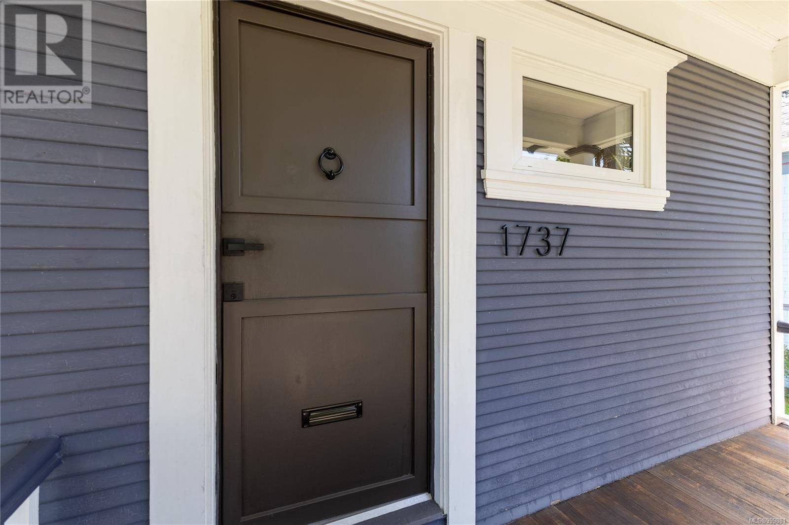 Victoria, BC V8R4V7,1737 Bank St