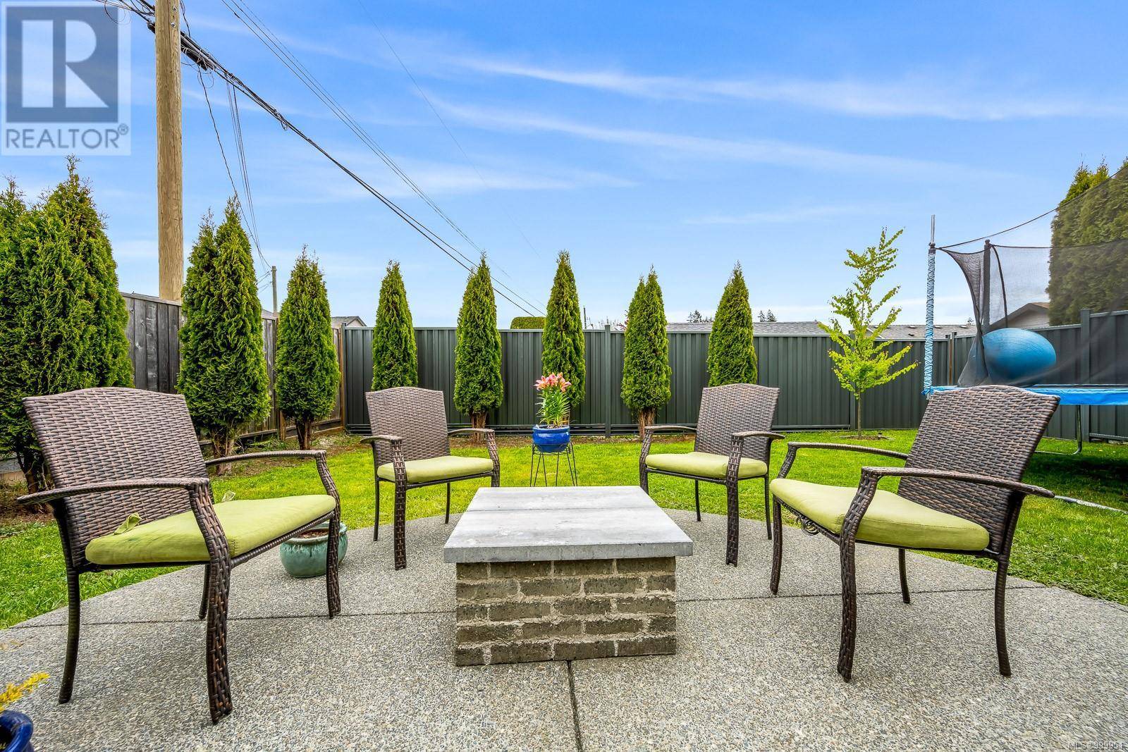 Cumberland, BC V0R1S0,3314 Eighth St