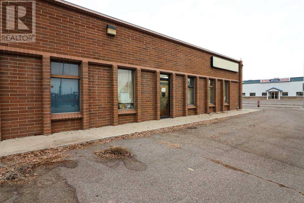 Medicine Hat, AB T1A2W3,957 South Railway Street SE