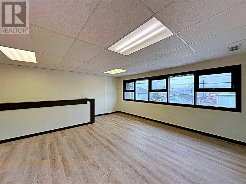 Fort Mcmurray, AB T9H1W5,Upper, 8109 Fraser Avenue