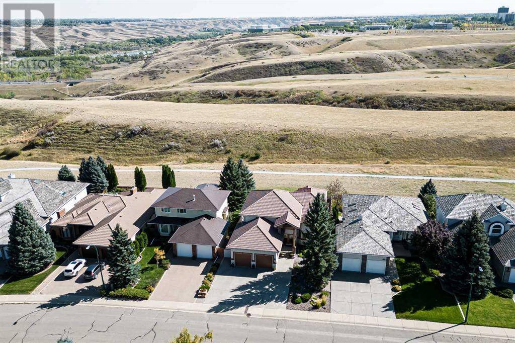 Lethbridge, AB T1K6A6,141 Coachwood Point W