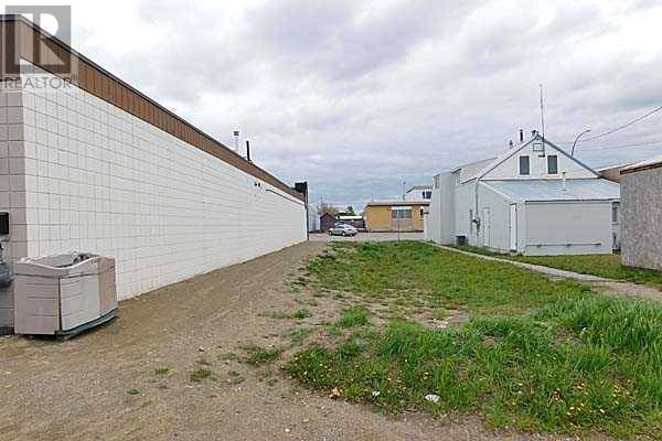 Claresholm, AB T0L0T0,128 50th Avenue W