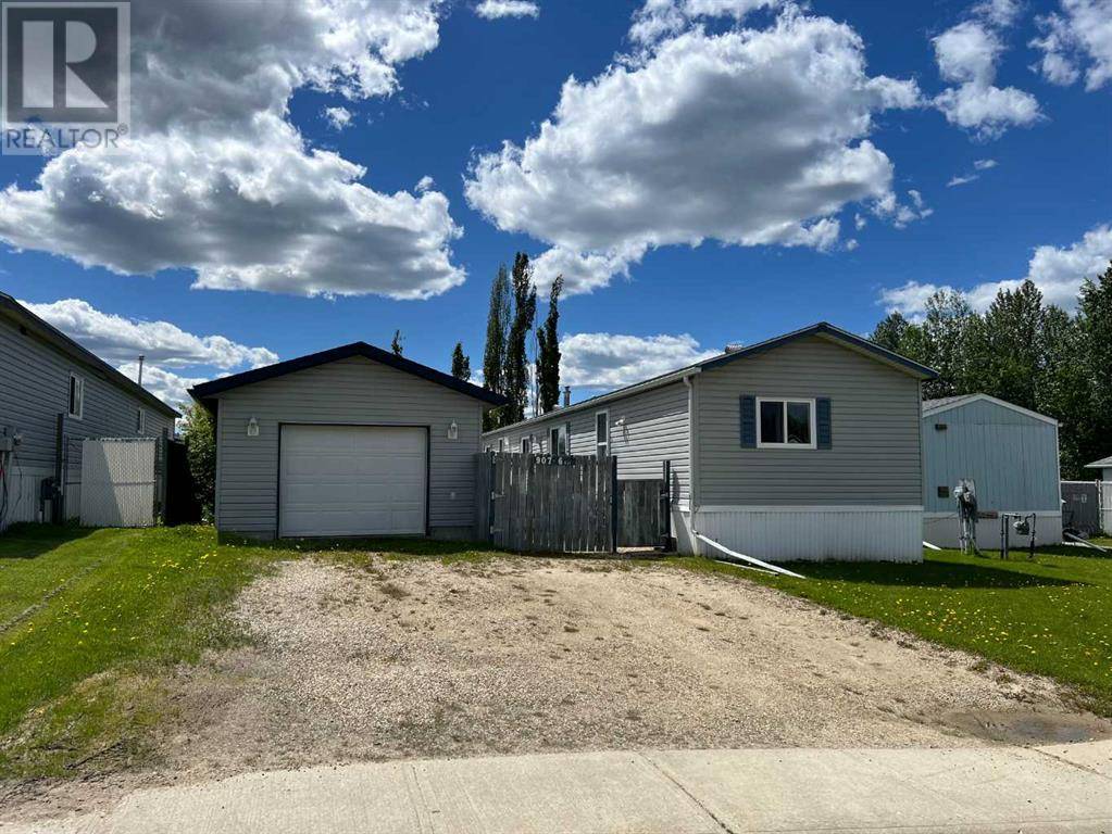 Fox Creek, AB T0H1P0,907 6 Avenue