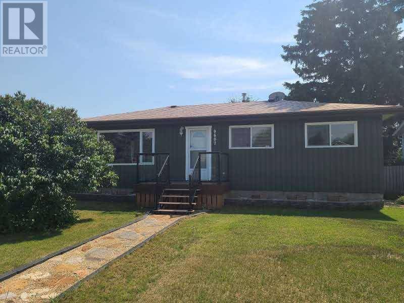 Peace River, AB T8S1G3,9607 85 Avenue