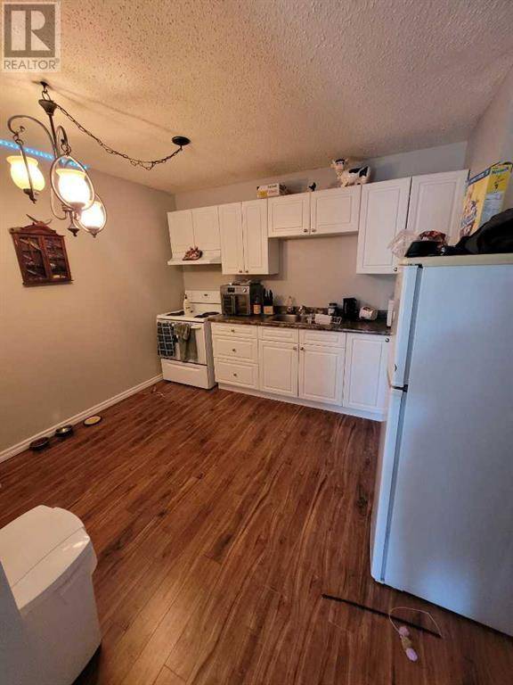 Camrose, AB T4V2M7,305, 114 Mount Pleasant Drive