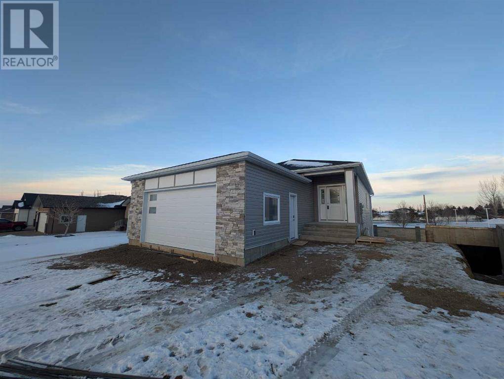 Medicine Hat, AB T1B4Y6,35 Sierra Road SW