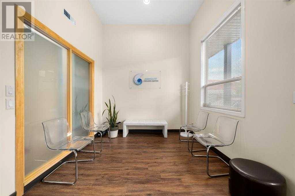 Cochrane, AB T4C2B5,5, 70 Railway Street E