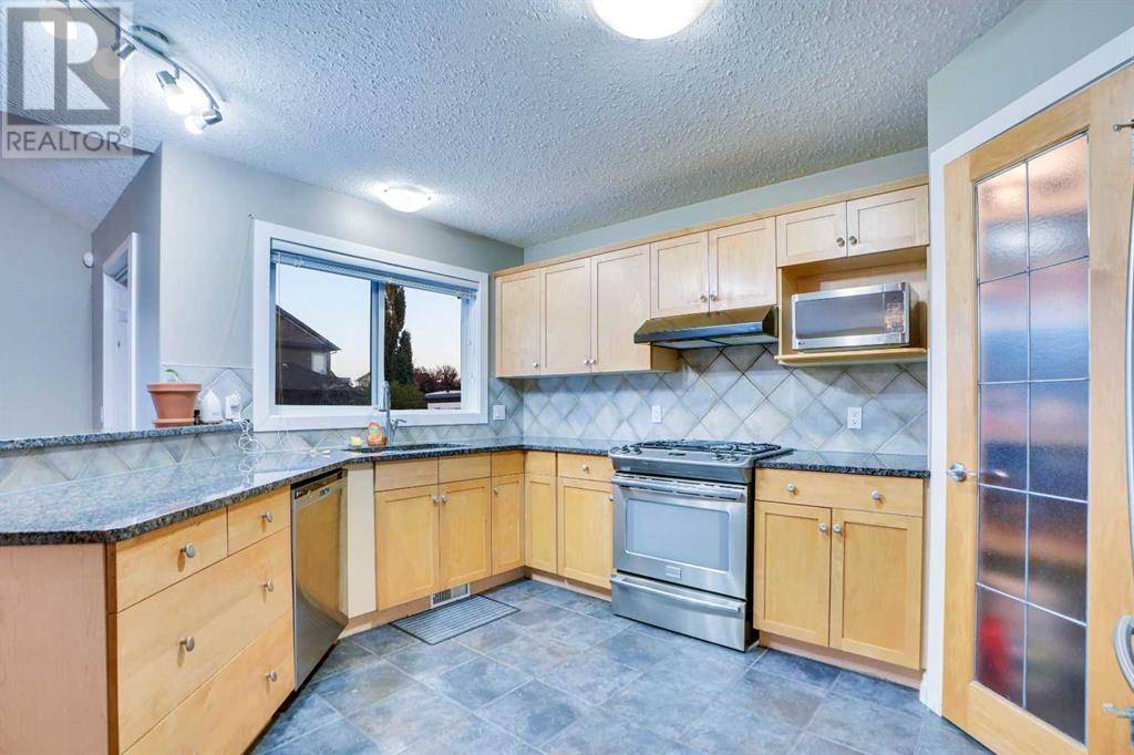 Airdrie, AB T4B3B7,2733 Coopers Circle SW