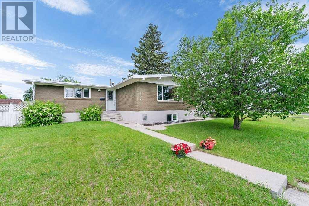 Calgary, AB T2W0A3,608 104 Avenue SW