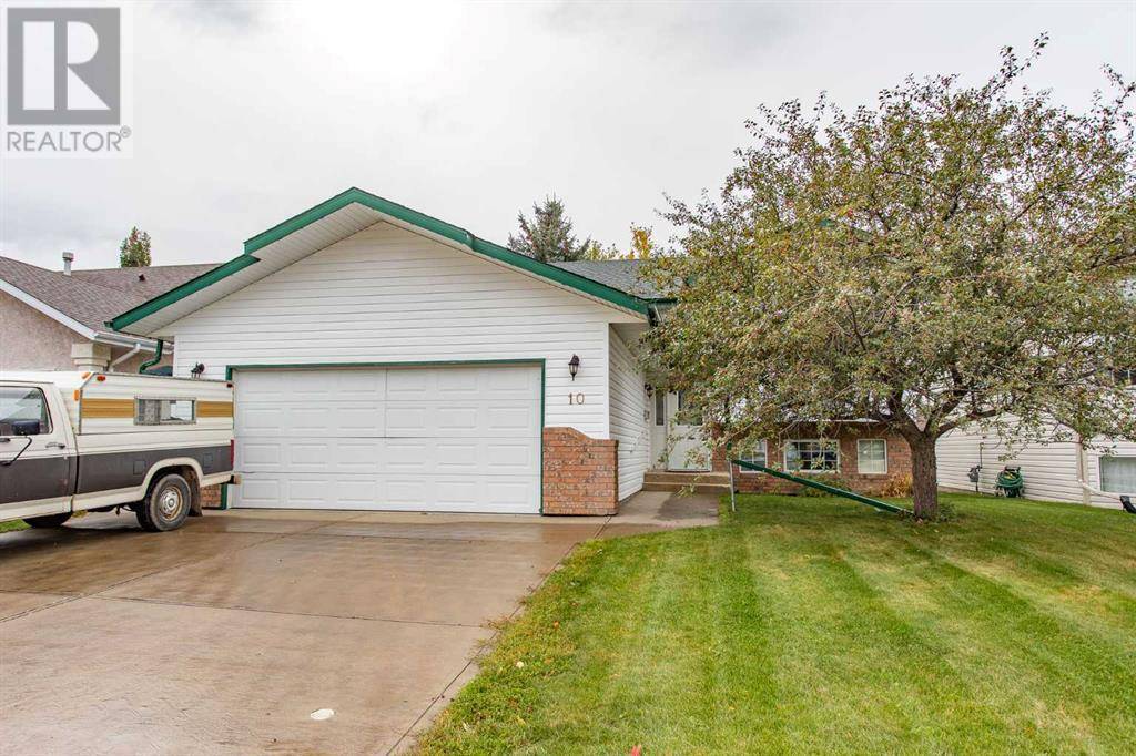 Lacombe, AB T4L2J3,10 Livingston Close